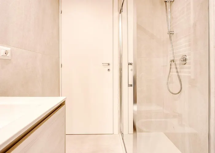 Apartmán Hostmate - - Imperia's Warm - Romolo Iulm *