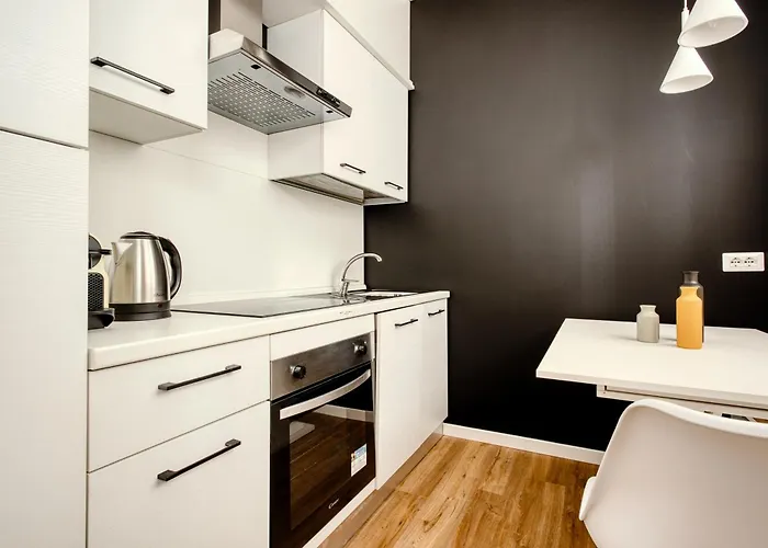 Hostmate - - Imperia's Warm - Romolo Iulm Apartmán *