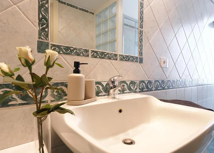 Sva18 - Fully Equipped Large Flat - S. Ambrogio Apartment