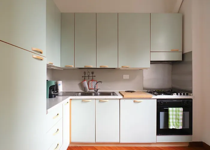 Sva18 - Fully Equipped Large Flat - S. Ambrogio Apartment *