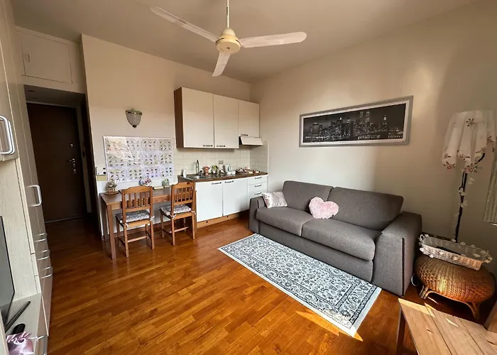 Sunday's Flat/monolocale Zona Bocconi Apartamento