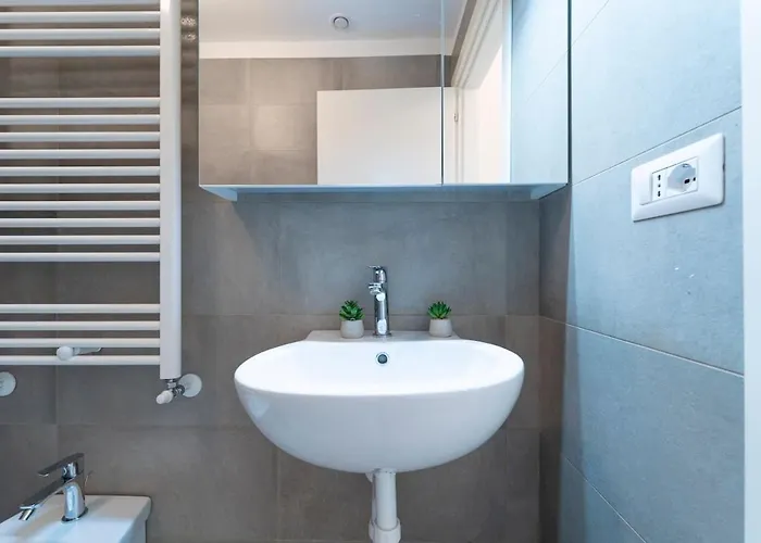 Monviso Sweet - Near Center - M5 Station