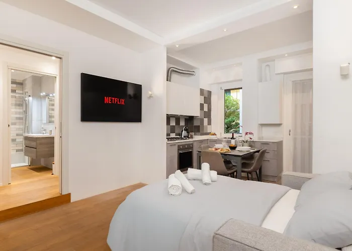 Luxury Melzo 8 - Porta Venezia Apartment *