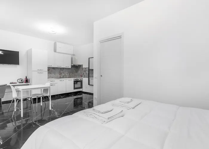 Ponale Foresteria Lombarda *