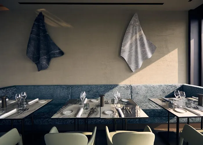 Uptown Palace Hotel 4*