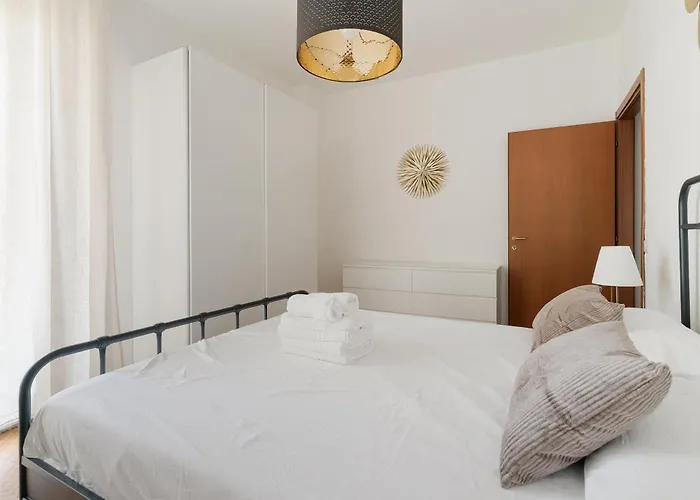 Guesthost - M1 Pasteur With Balcony * Mailand