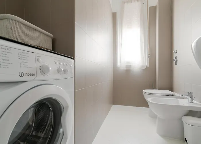 Guesthost - M1 Pasteur With Balcony Apartment Mailand