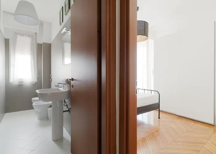 Guesthost - M1 Pasteur With Balcony Apartment