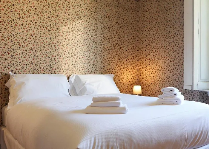 Contempora - Charming Liberty-style With Garden And Parking Near Life Villa