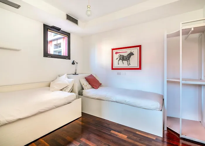 Apartment Red Lofty - Parcheggio Privato - 2 Fermate Da Rho Fiera, Mico E Bovisa