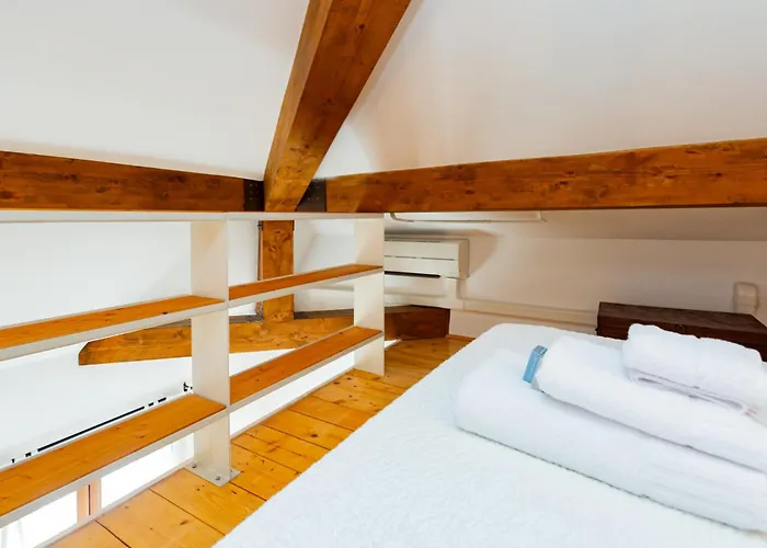 Ingegnoli1 Bright Floor By Hospity Milán