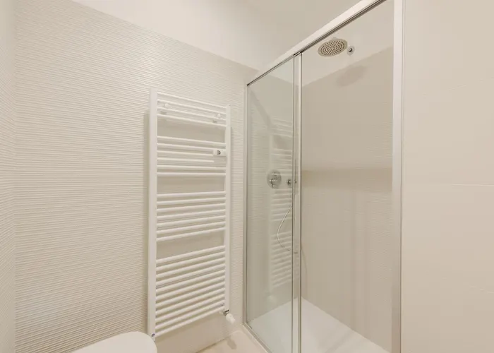 Easytopstay - Comfort Moderno A Apartment *