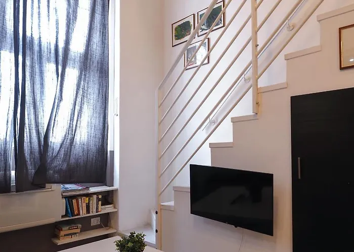 Primopiano - Schiaparelli A Flat Milánó