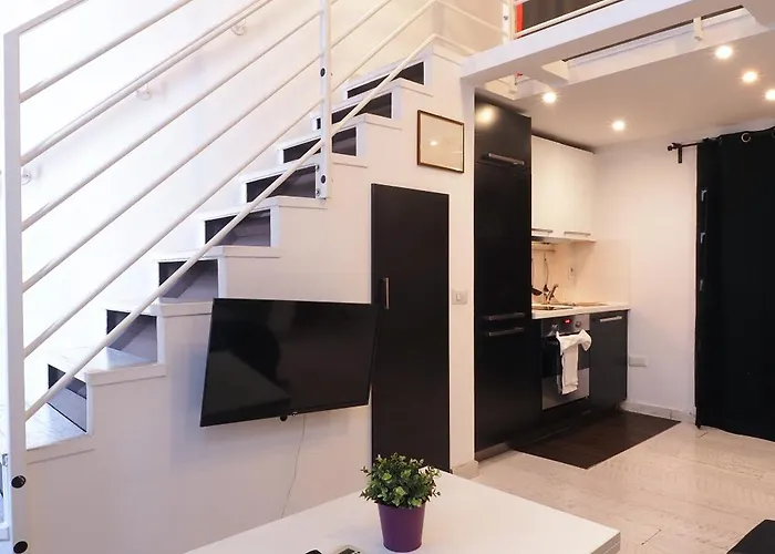 Primopiano - Schiaparelli A Flat Milánó