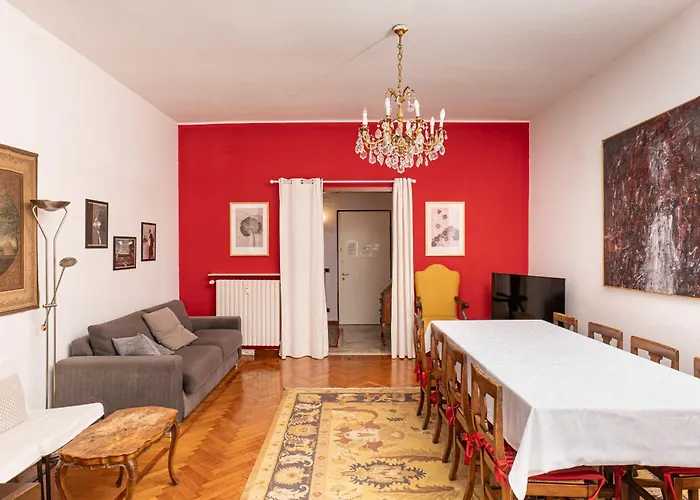 Apartman Sunshine-filled On Subway
