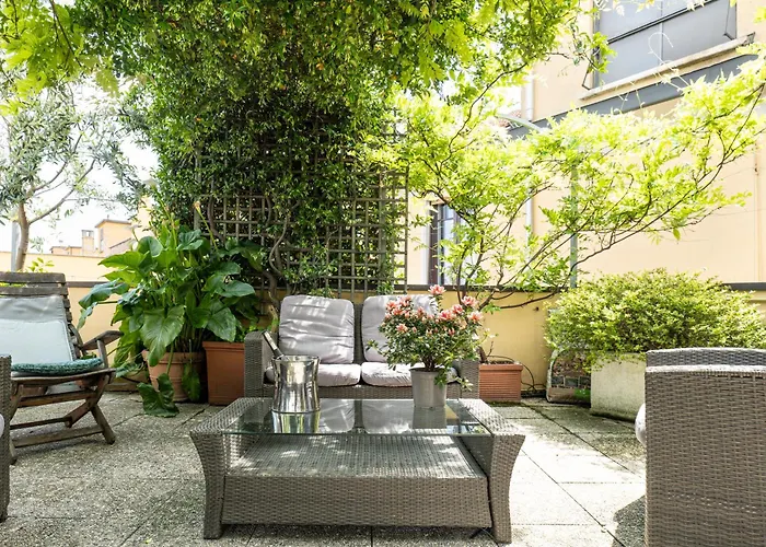 Dream Garden Center On Subway 10 Guest Apartmán