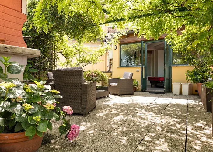 Dream Garden Center On Subway 10 Guest