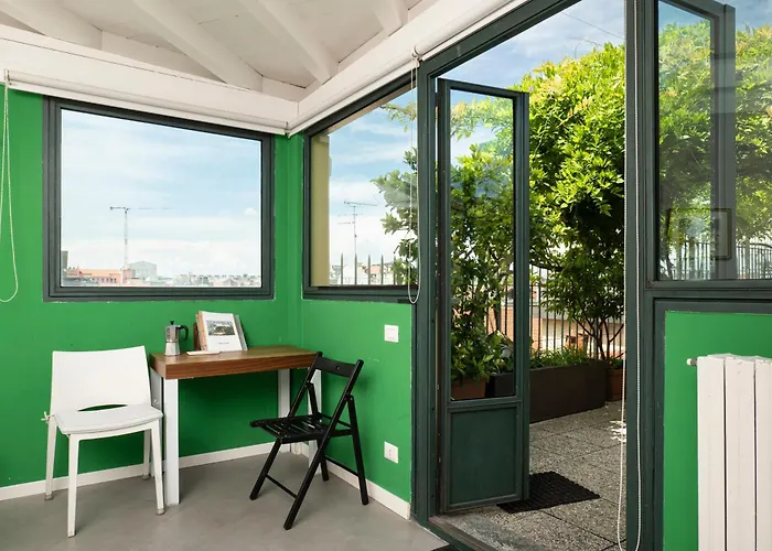 Dream Garden Center On Subway 10 Guest *