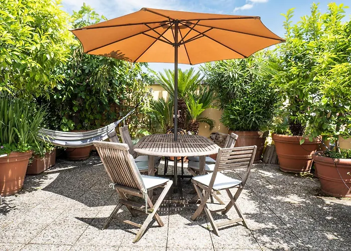 Dream Garden Center On Subway 10 Guest Apartmán *