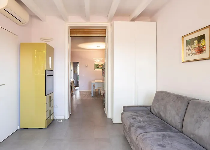 Dream Garden Center On Subway 10 Guest * Milán