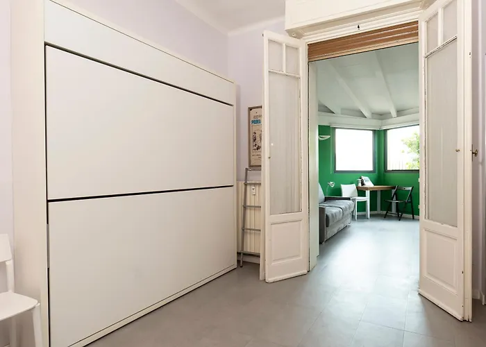 Dream Garden Center On Subway 10 Guest Apartmán