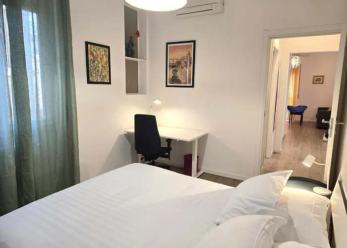 M4 - Private Garage - Linate Airport - Self Checkin - Lomellina - Milanoflats Apartmán