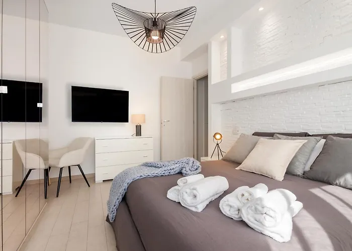 Apartment Metro M3 - Porta Romana - Elegante - Ac - Wi-fi