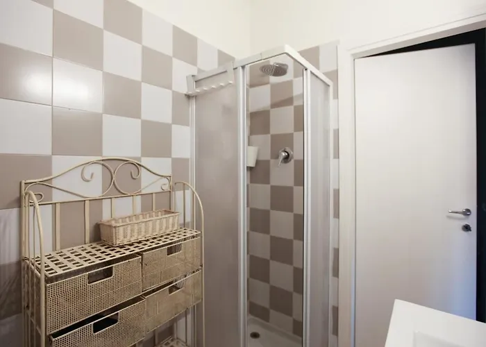 Charming In The Heart Of Navigli * 米兰