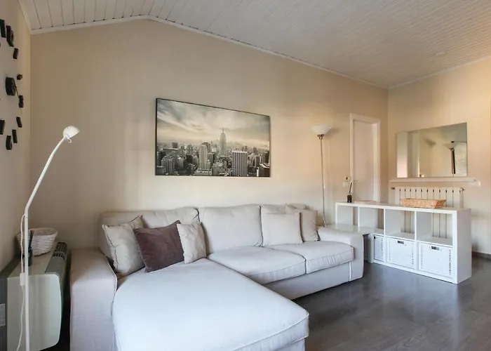 Charming In The Heart Of Navigli * 米兰