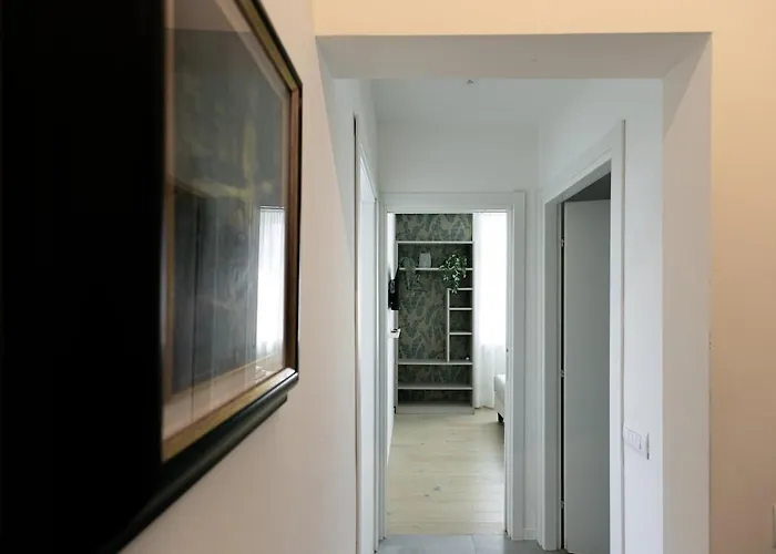 Two -rooms 10 Minutes Duomo By Metro ميلان