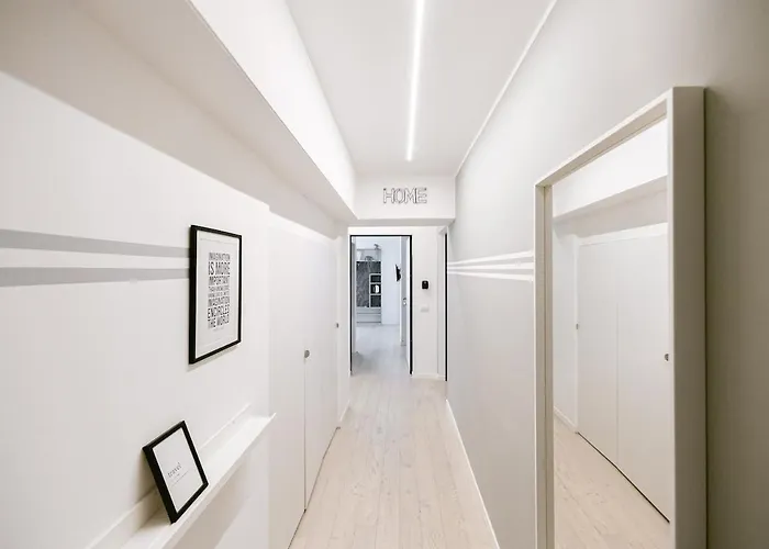 Two -rooms 10 Minutes Duomo By Metro * מילאנו
