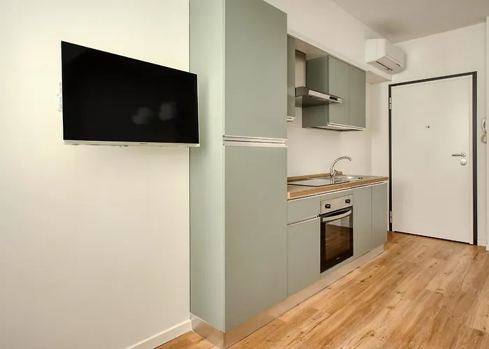 Hostmate - - Imperia - Romolo Iulm * Milano