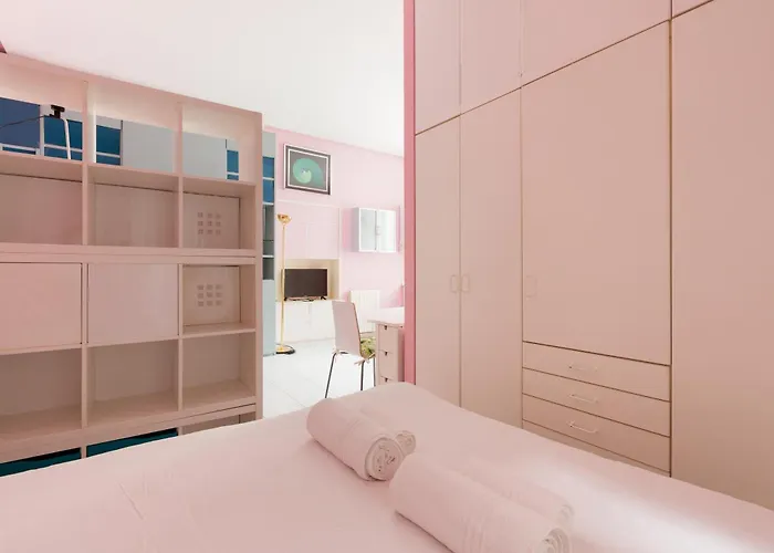 Guesthost - Isola Cosy Pink * Milano