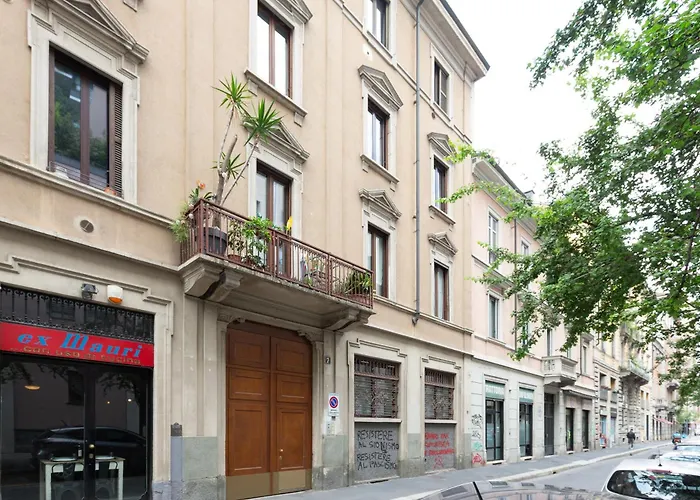 Guesthost - Isola Cosy Pink Milano