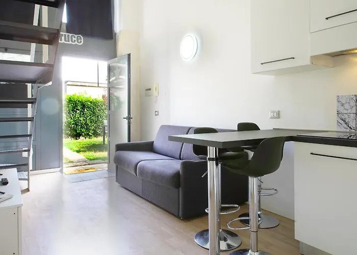 Star Dust * מילאנו