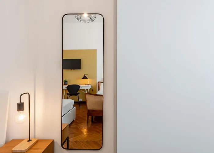 Stayeasy Melloni - 3 Rooms, 2 Baths - Center Apartment