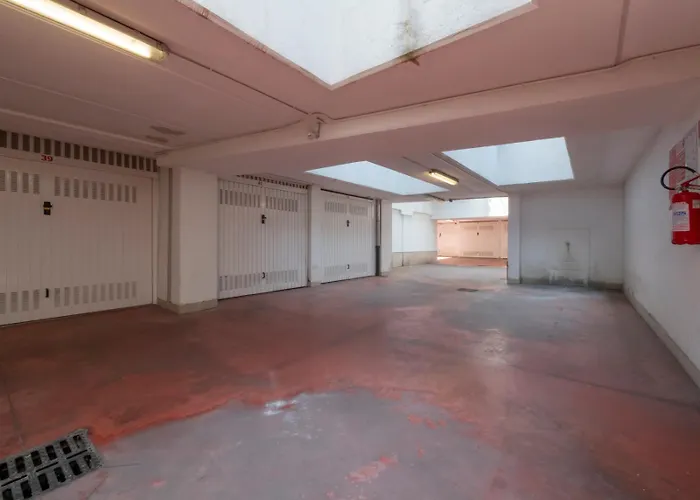 Spazio Breda - Free Parking, Private Garage, Metro M1, Balcony, 4 Guests Mediolan