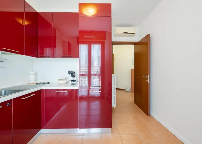 Apartament Spazio Breda - Free Parking, Private Garage, Metro M1, Balcony, 4 Guests