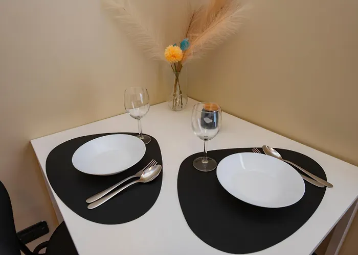 Spazio Breda - Free Parking, Private Garage, Metro M1, Balcony, 4 Guests Apartament *