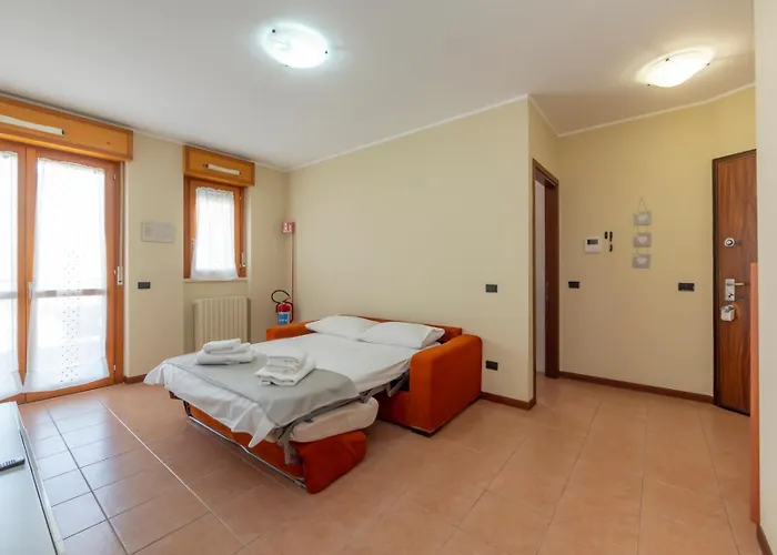Spazio Breda - Free Parking, Private Garage, Metro M1, Balcony, 4 Guests Mediolan