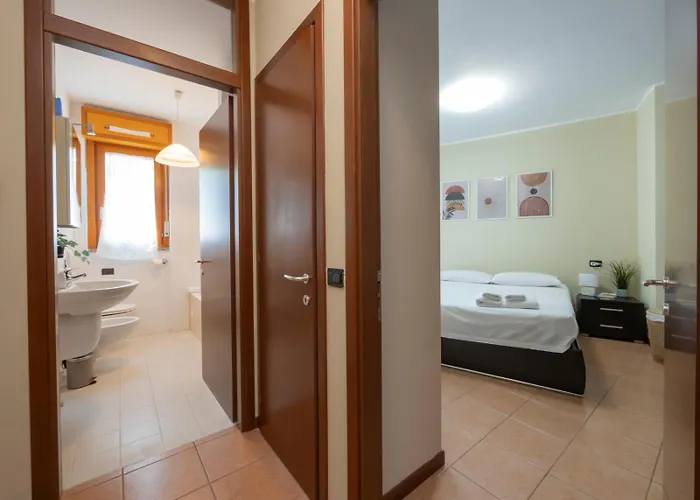 Spazio Breda - Free Parking, Private Garage, Metro M1, Balcony, 4 Guests Apartament Mediolan