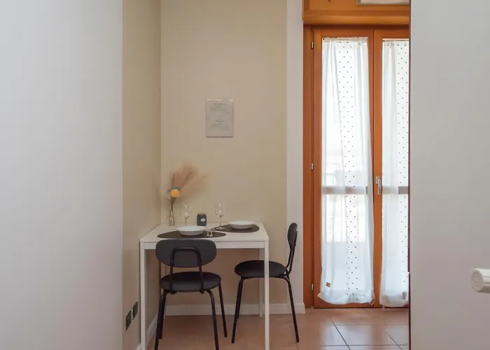 Apartament Spazio Breda - Free Parking, Private Garage, Metro M1, Balcony, 4 Guests Mediolan