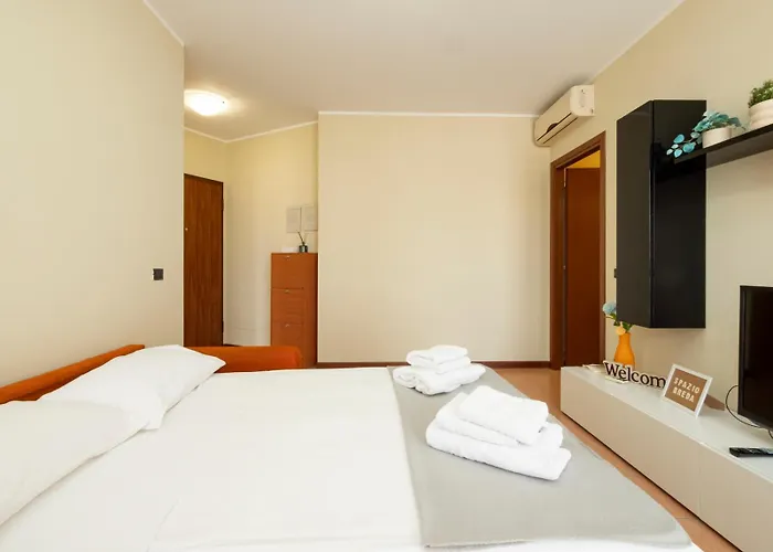 Spazio Breda - Free Parking, Private Garage, Metro M1, Balcony, 4 Guests Appartement *
