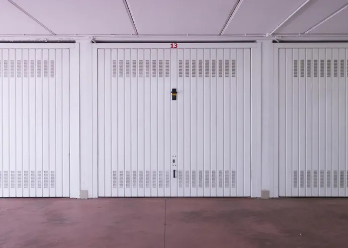 Spazio Breda - Free Parking, Private Garage, Metro M1, Balcony, 4 Guests Apartament