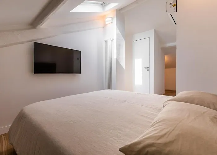 Cenisio Golden House *