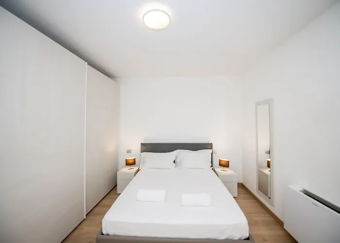 Shortmi Navigli * Milánó