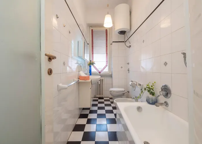 Moscova Dream - Bright And Quiet 5th Floor מילאנו