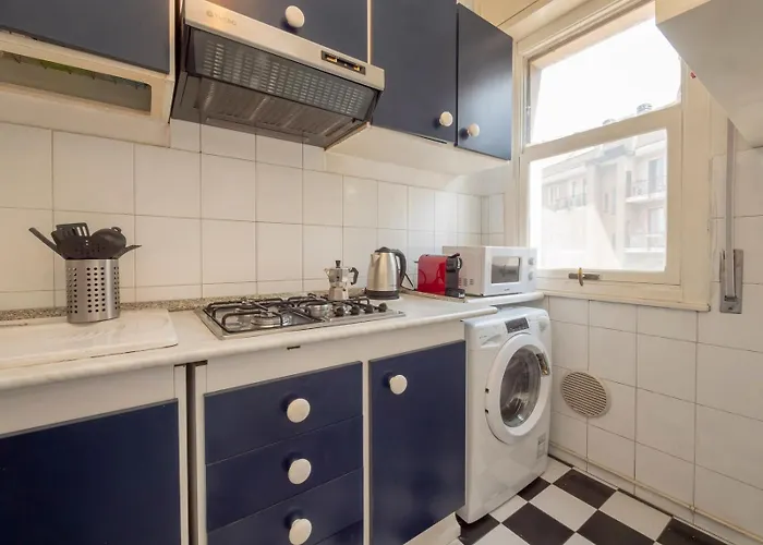 Moscova Dream - Bright And Quiet 5th Floor * מילאנו