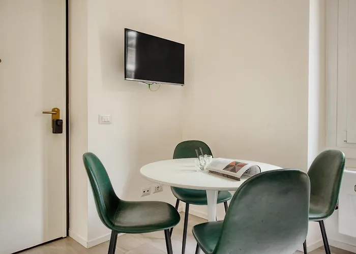 Domusmi Porta Venezia Apartment Milan