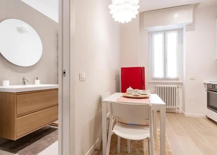 Youhosty - Salasco Chic *